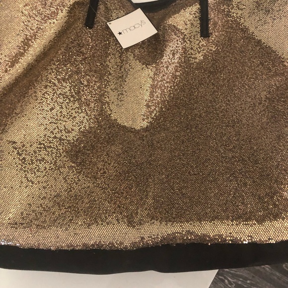 Macys gold beach bag - inside is waterproof . - Picture 1 of 5